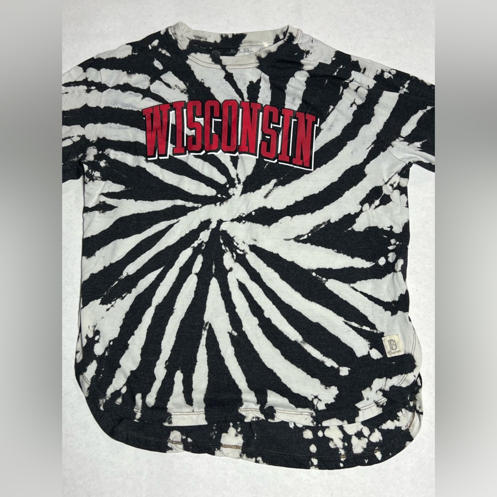 Press Box University of Wisconsin tie dye long sleeve size XL.
